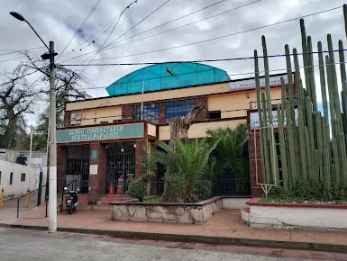 Fachada del Museo Comunitario Quetzalpapalotl en Teotihuacán